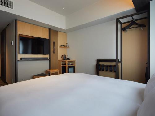 Deluxe King Room image 1
