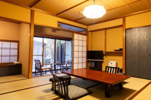 明石家, Iwai (foto 9)
