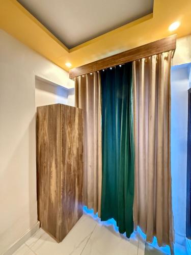 Deluxe Double or Twin Room image 8