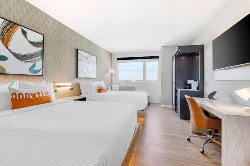 2 queen beds