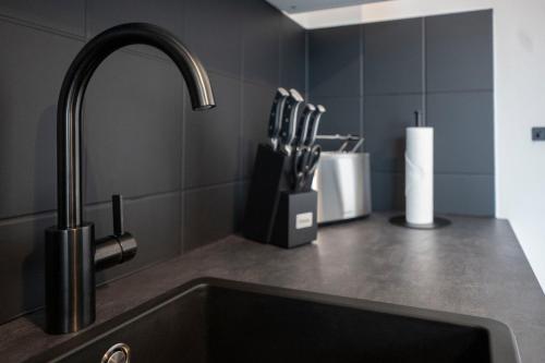 Black & White Apartment - Balkon, Netflix, Nespresso, Zentral, Messe, Chemnitz (photo 6)