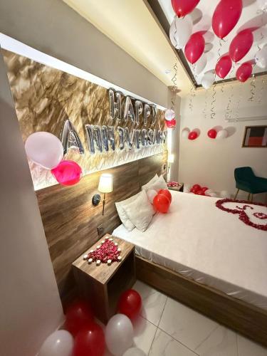 Deluxe Double or Twin Room image 5