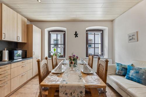 2 BR, 4 Beds, TV, Kitchen & free parking in Eschenbach in der Oberpfalz, Deutschland