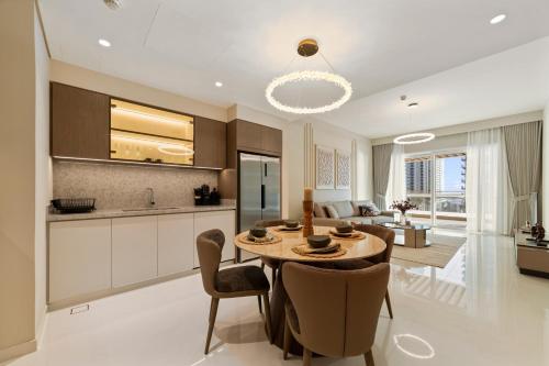 Werova - Luxury 2-Bedroom Apartment with Sea View, Dubaï