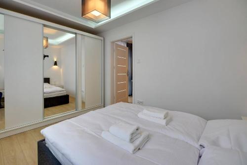 Gustowne Apartamenty Sun Seasons 24 z Parkingiem w Szklarskiej Porębie by Noclegi Renters, Шклярска-Поремба (фото 10)