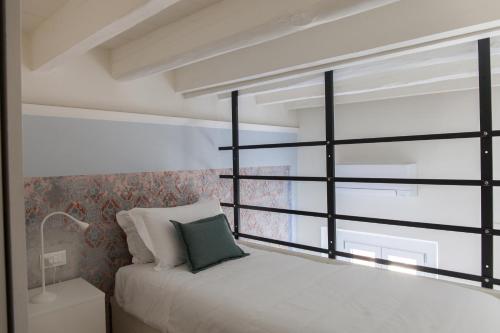 Bright Terrace Loft in Florence Center - image 13