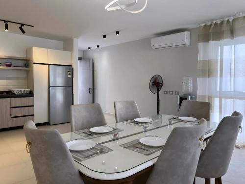 Spacious 3-Bedroom Chalet and Maid Room in Fouka Bay in 자위야트 아일라트 누