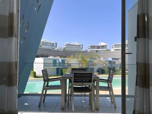 Spacious 3-Bedroom Chalet and Maid Room in Fouka Bay in 자위야트 아일라트 누