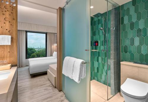room detail thumbnail 2