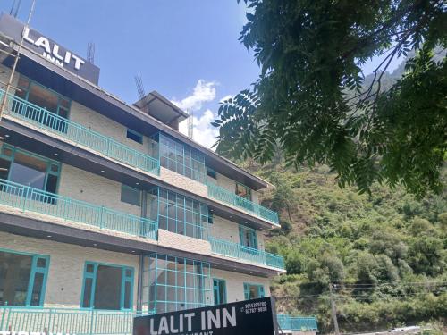 Tirthan lalit inn - Wadgaon