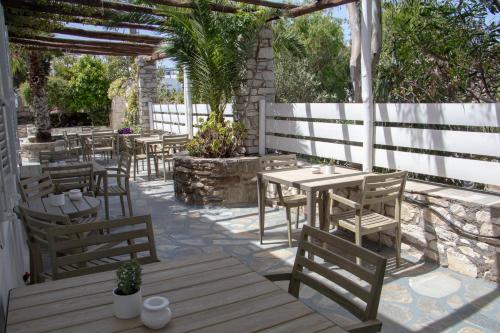 Hotel Manos - main image