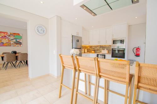 Casa Ana Superbly Renovated with Heated Private - image 3
