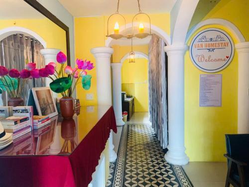 Van Homestay & Villa