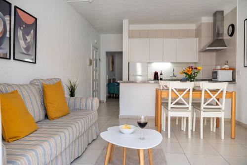 Oasis Beach las Floritas 2