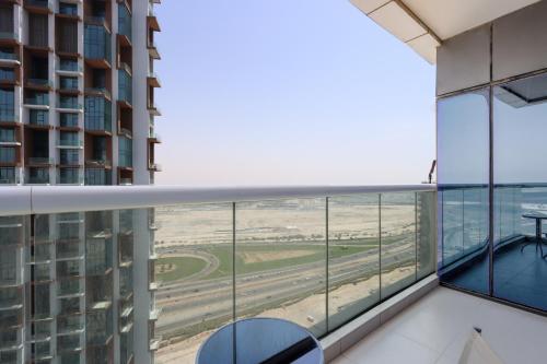 Stylish 2BR Paramount Apt Near Downtown, Dubai (Foto 4)