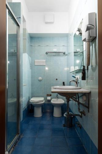 Basic Triple Room image 9