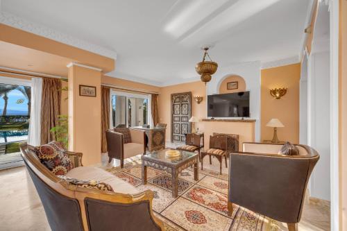 Villa Alexandria With Private Pool image 6