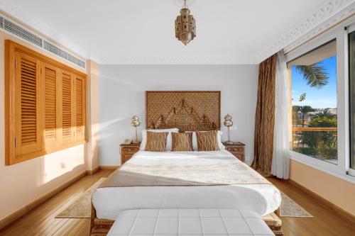 Villa Alexandria With Private Pool image 4