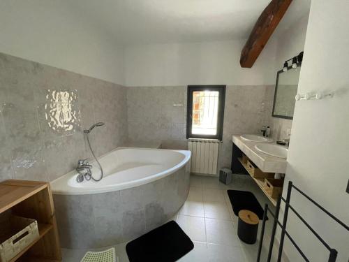 Badkamer, Gîte - La Sabletine (Gite - La Sabletine) in Beaumes De Venise