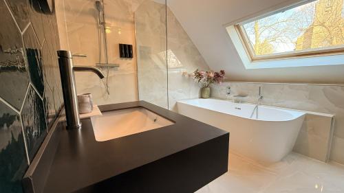 Bathroom, Herbergh Rehoboth in Heelsum