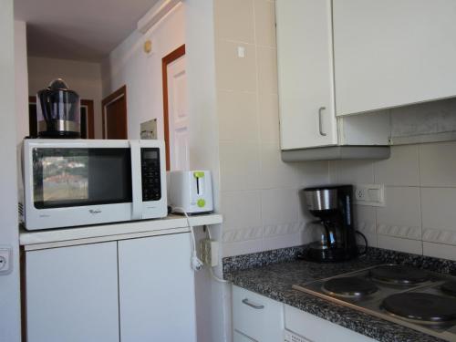 Ático en Primera Línea para 6 con Terraza y Piscina Común - ES-228-60 (Atico en Primera Linea para 6 con Terraza y Piscina Comun - ES-228-60) in Puerto de la Selva
