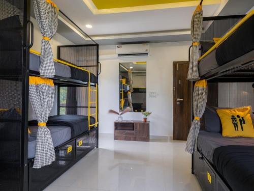 1 bunk bed