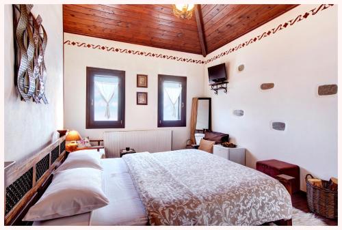 Double Room with Extra Bed, Sea View and Fireplace
