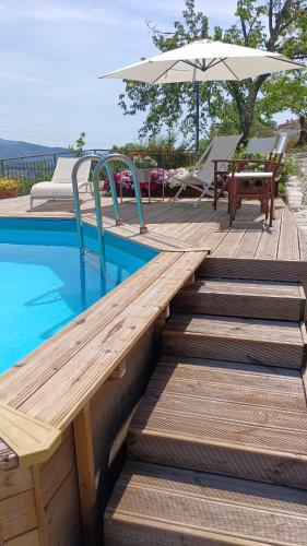 Casina in pietra in Sarripoli
