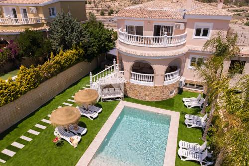 Luxury Villa Paraiso Alicante - Piscina Salada Climatizada, Chimenea, gymnasio, despacho, Futbol , G in La Capitana