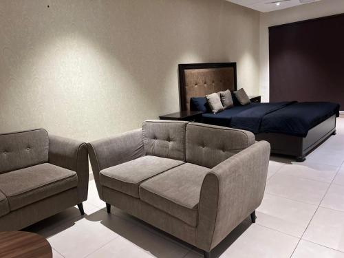 Luxor Apartments & Suites - Indigo - image 3