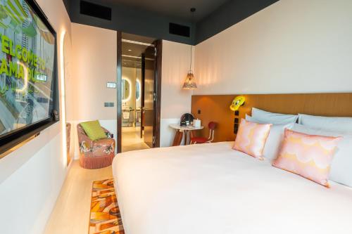 room detail thumbnail 0