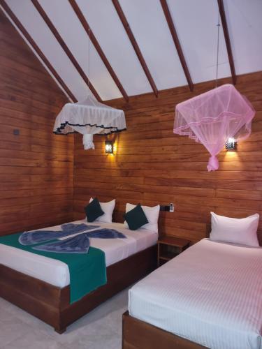 Deluxe Triple Room image 4