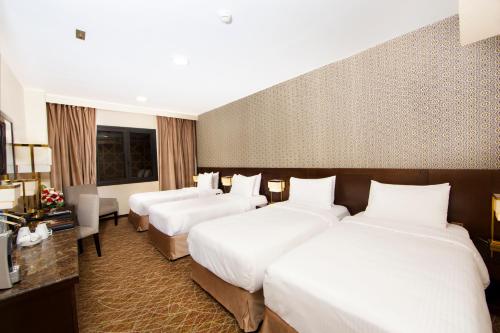 Dallah Taibah Hotel Room Type - Standard Quad Room