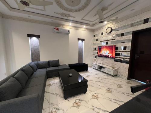 Luxor Apartments & Suites - DHA Phase 9 - image 3