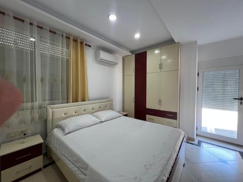 Apartment room Noar