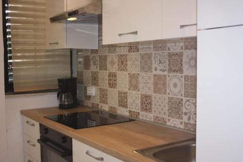 Große Wohnung in Pješčana Uvala mit Eigenem Balkon (Große Wohnung in Pjescana Uvala mit Eigenem Balkon) in Pješčana Uvala