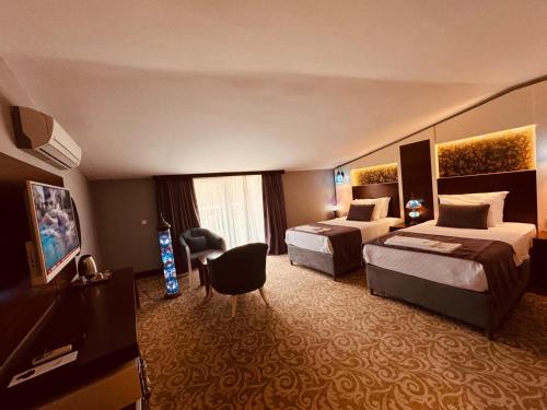 2 twin beds