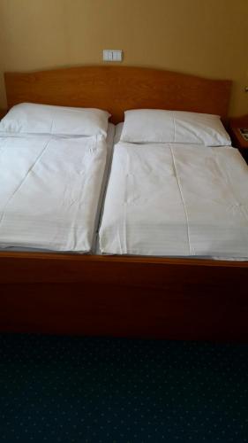 Hotel Dukla - image 11