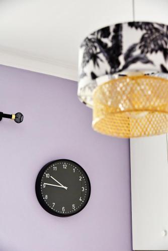 Kipseli NEW MoDeRN & CoZy 65TV Netflix - Tap to explore photos