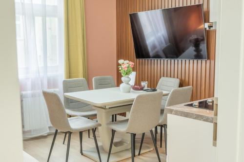 2BR Apartment - Prague 1 - Elevator - Self Check-in, Prag