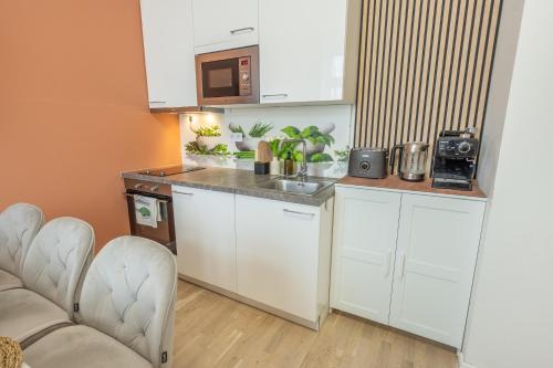 HLY| APT by Wenceslas square fit up to 6 guests - image 13
