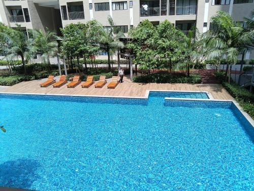 Youth City Residence, Nilai 2R2B, City View with Balcony