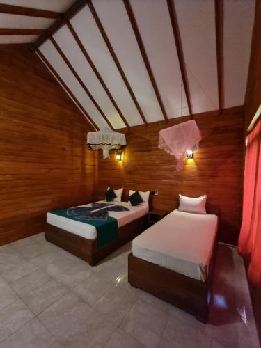 Deluxe Triple Room image 2