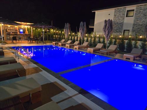 Peldbaseins, Villa Guesthouse Albion in Ishull Lezhë