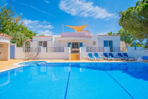 Swimming pool, 65 Vale do Milho in Vale de Centianes