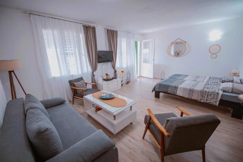 Odisea House in Ljubanishta