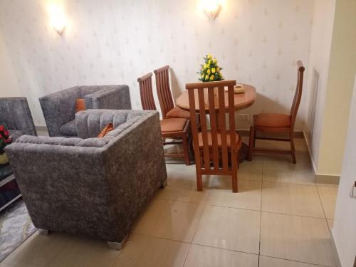 Bright Light Homes in นากูรู่