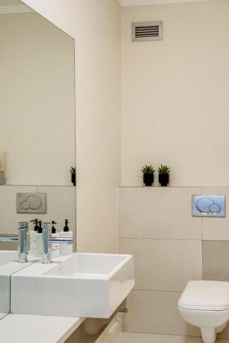 Apartment image 10