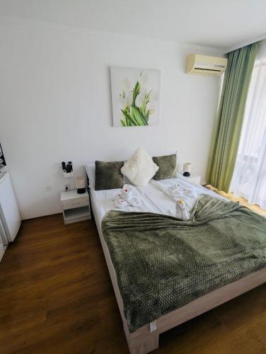 One-Bedroom Apartment image 10