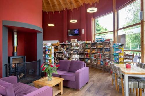 restavracija, Strathyre, Ben Ledi Cabins - Forest Holidays in Anie